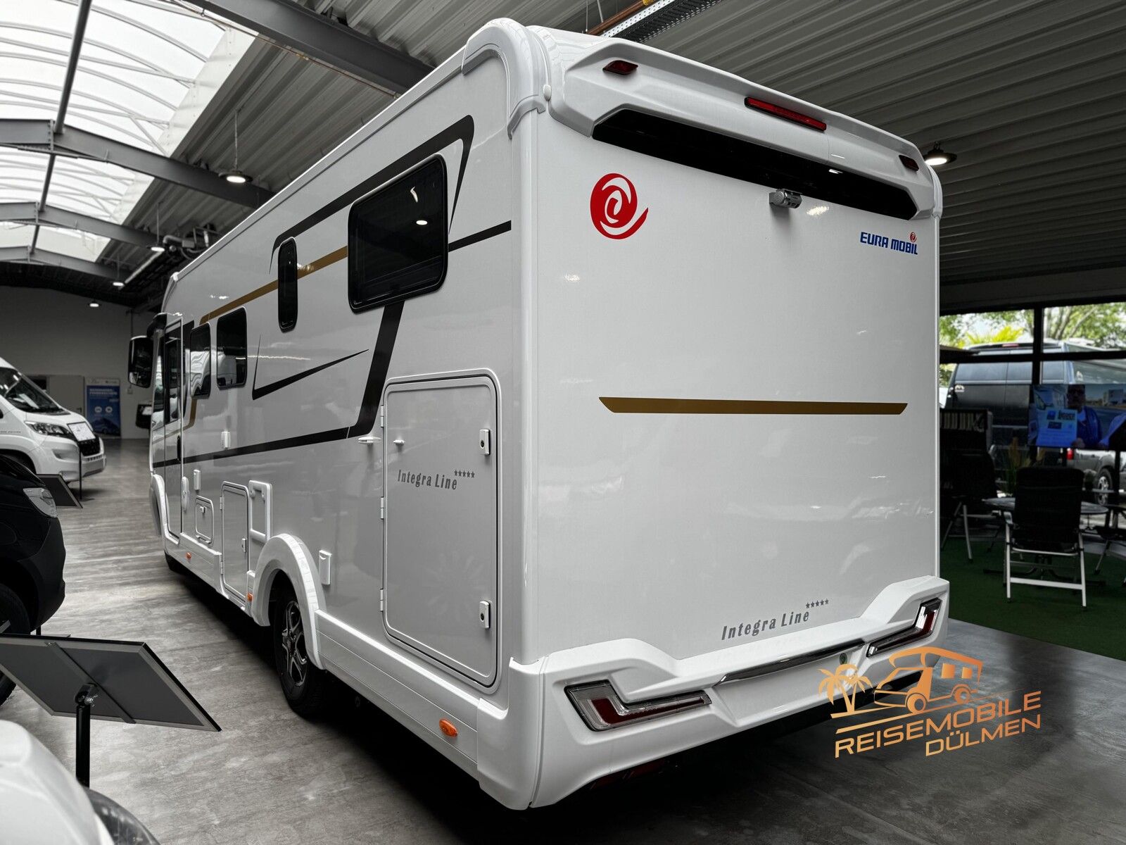 Fahrzeugabbildung Eura Mobil Integra Line 720 EF ohne Hubbett Mondial ALDE