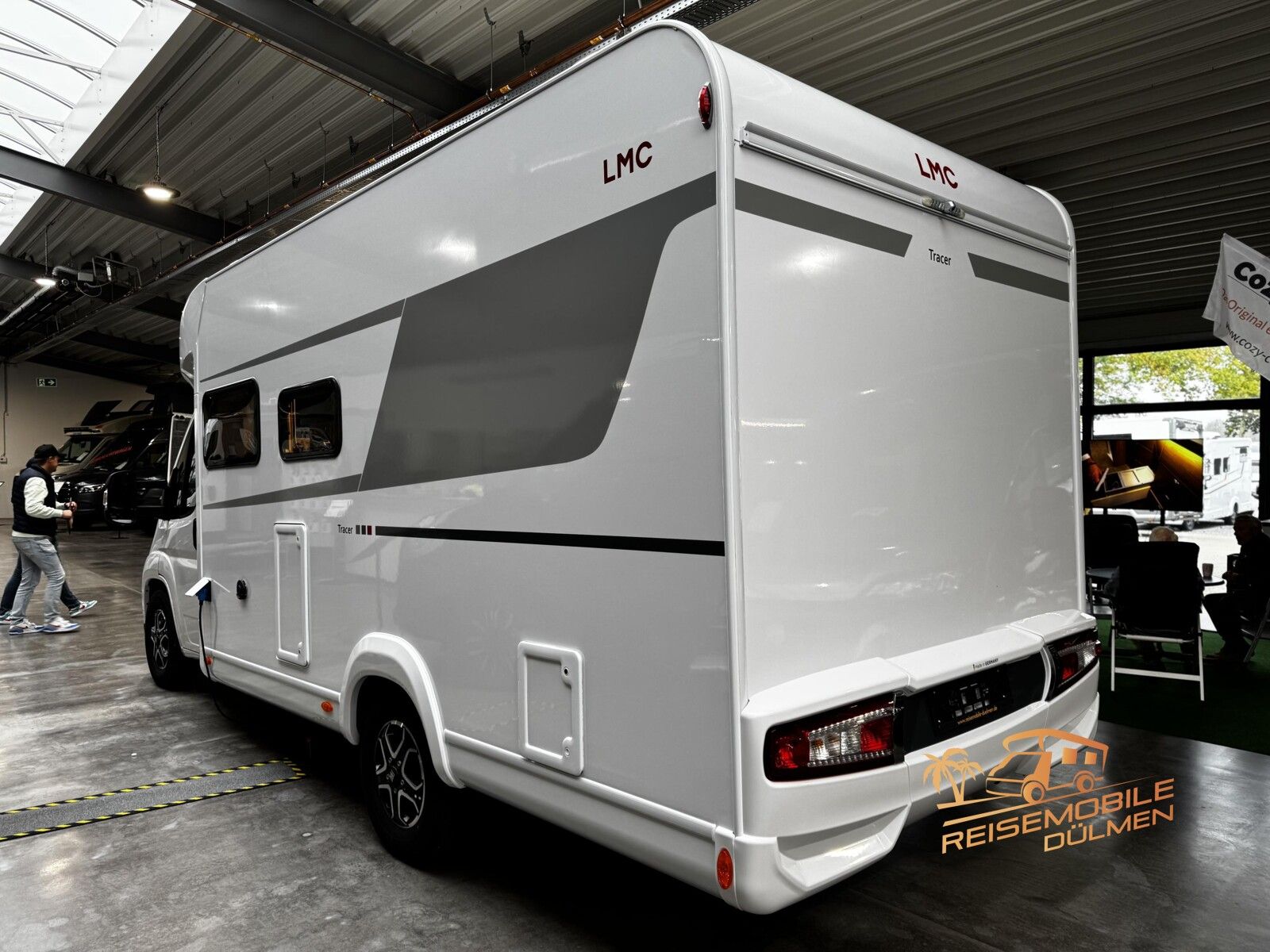 Fahrzeugabbildung LMC Tracer 680 DL Auto. Navi Markise 5Sitzer