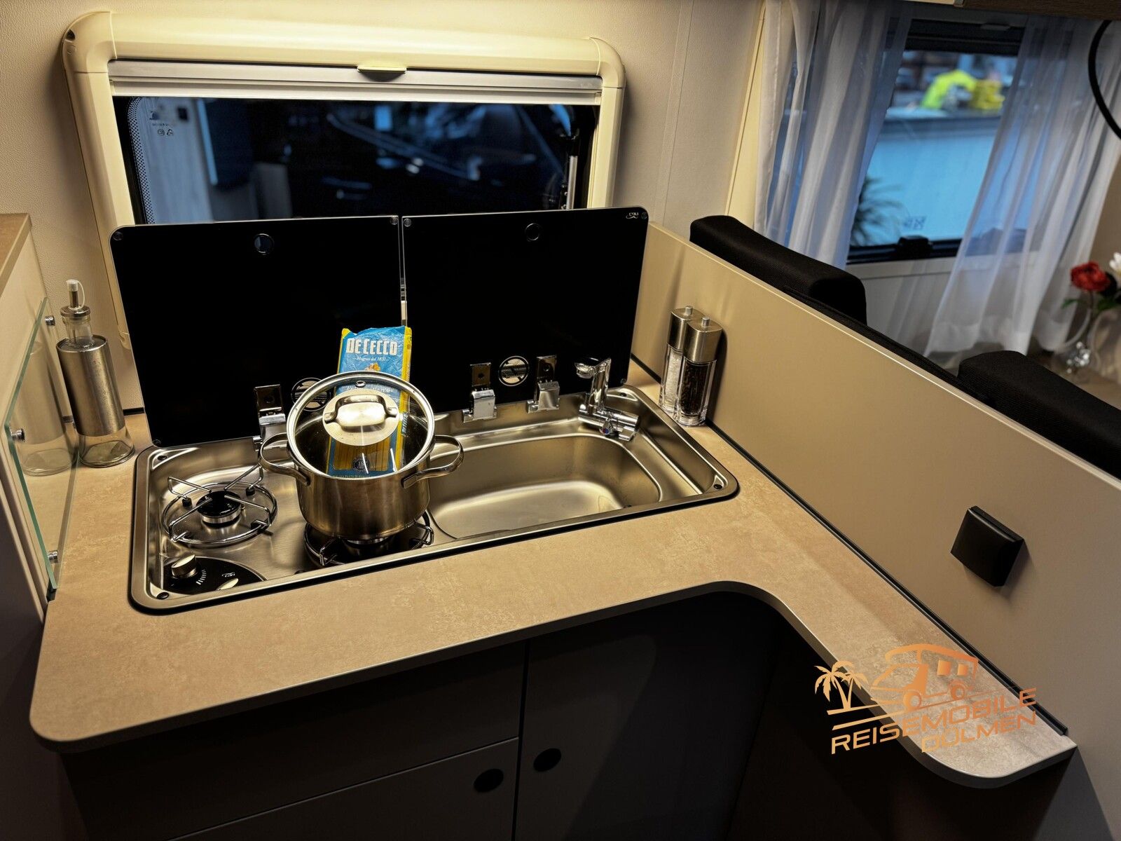 Fahrzeugabbildung LMC Tracer 680 DL 8 Gang Automatik   Markise RFK