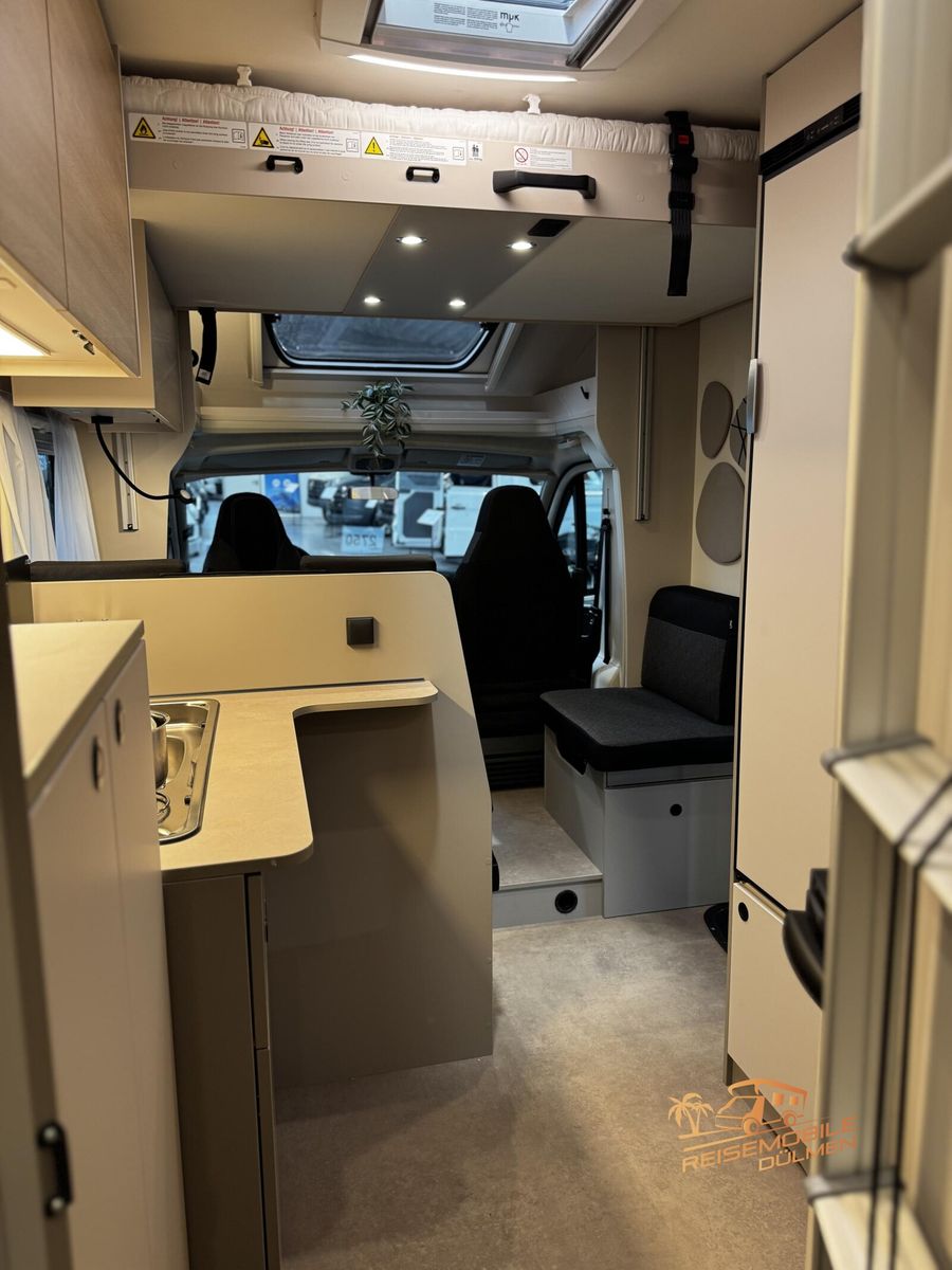 Fahrzeugabbildung LMC Tracer 680 DL 8 Gang Automatik   Markise RFK