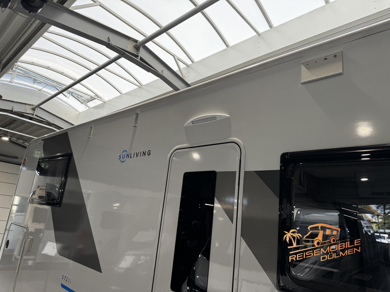 Fahrzeugabbildung Sun Living S 72DL X-TRA  165PS Safety Paket Navi