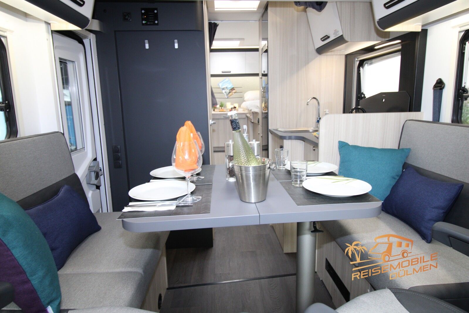Fahrzeugabbildung Sun Living S 72DL X-TRA 140PS Heizung Combi 6