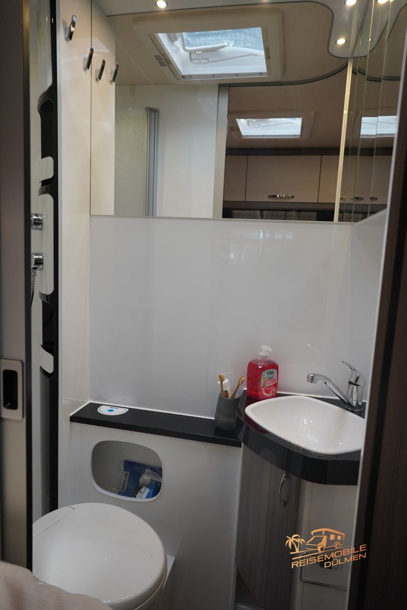 Fahrzeugabbildung Hobby Optima OnTour T65 HFL Navi Fahrradträger NAVI