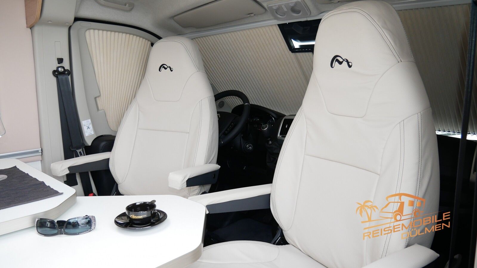 Fahrzeugabbildung Mooveo Van 60DB Auto. 160 PS Navi Markise Solar SAT TV