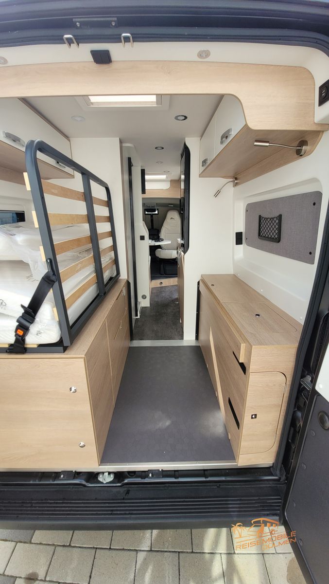 Fahrzeugabbildung Mooveo Van 60DB Auto. 160 PS Navi Markise Solar SAT TV