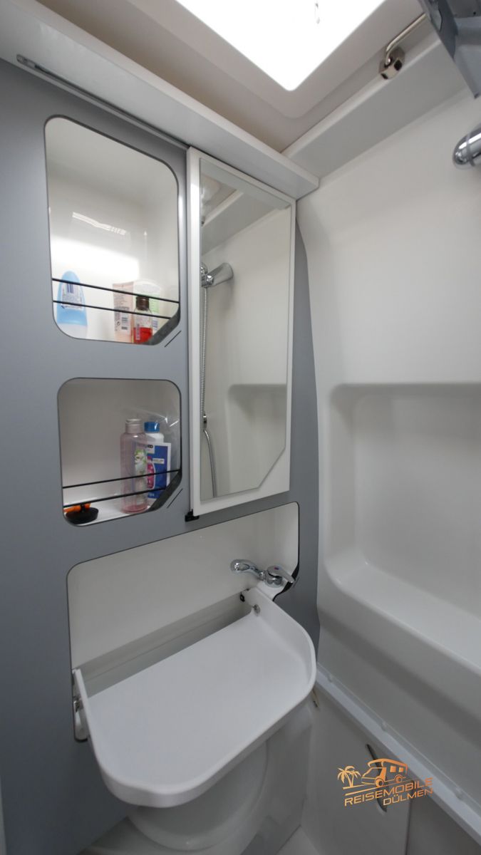 Fahrzeugabbildung Mooveo Van 60DB Auto. 160 PS Navi Markise Solar SAT TV