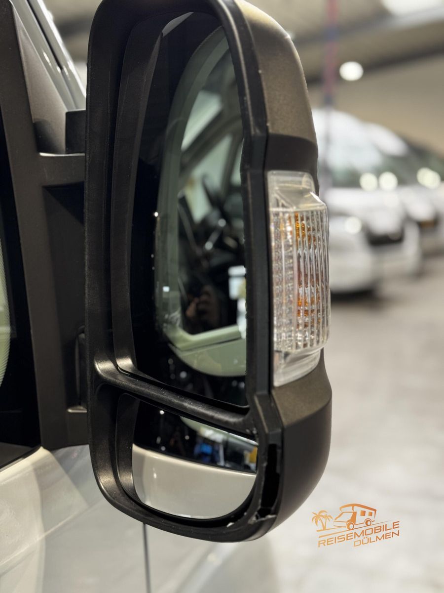 Fahrzeugabbildung Mooveo Van 60DB Auto. 160 PS Navi Markise Solar SAT TV