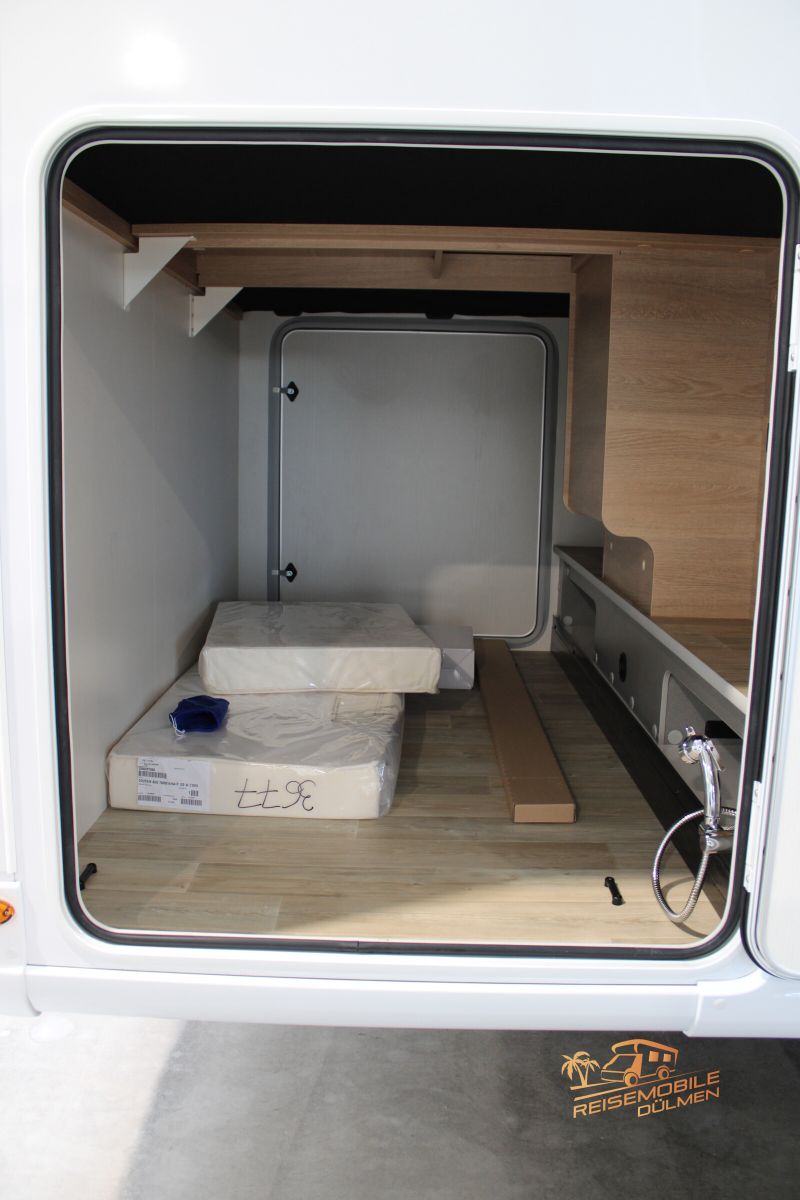 Fahrzeugabbildung Mooveo Int 74EBF Automatik Auto-Sat TV Solar RFK