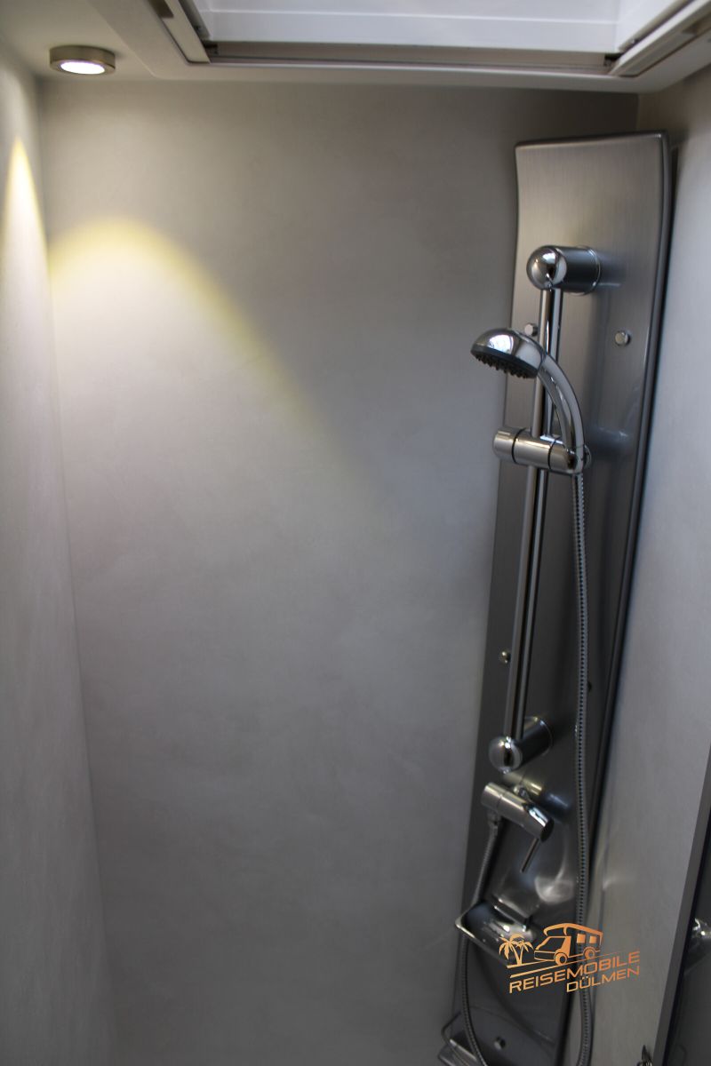 Fahrzeugabbildung Mooveo Int 74EBF Automatik Auto-Sat TV Solar RFK