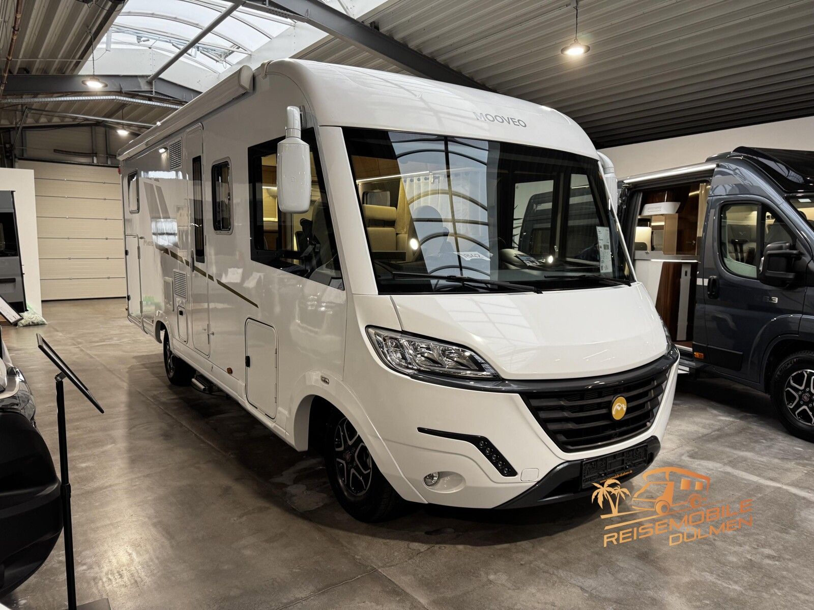 Fahrzeugabbildung Mooveo Int 74EBF Automatik Auto-Sat TV Solar RFK