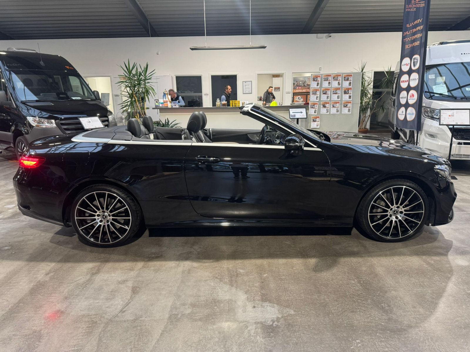 Fahrzeugabbildung Mercedes-Benz E400 AMG Burmeister 20" LED Night Paket