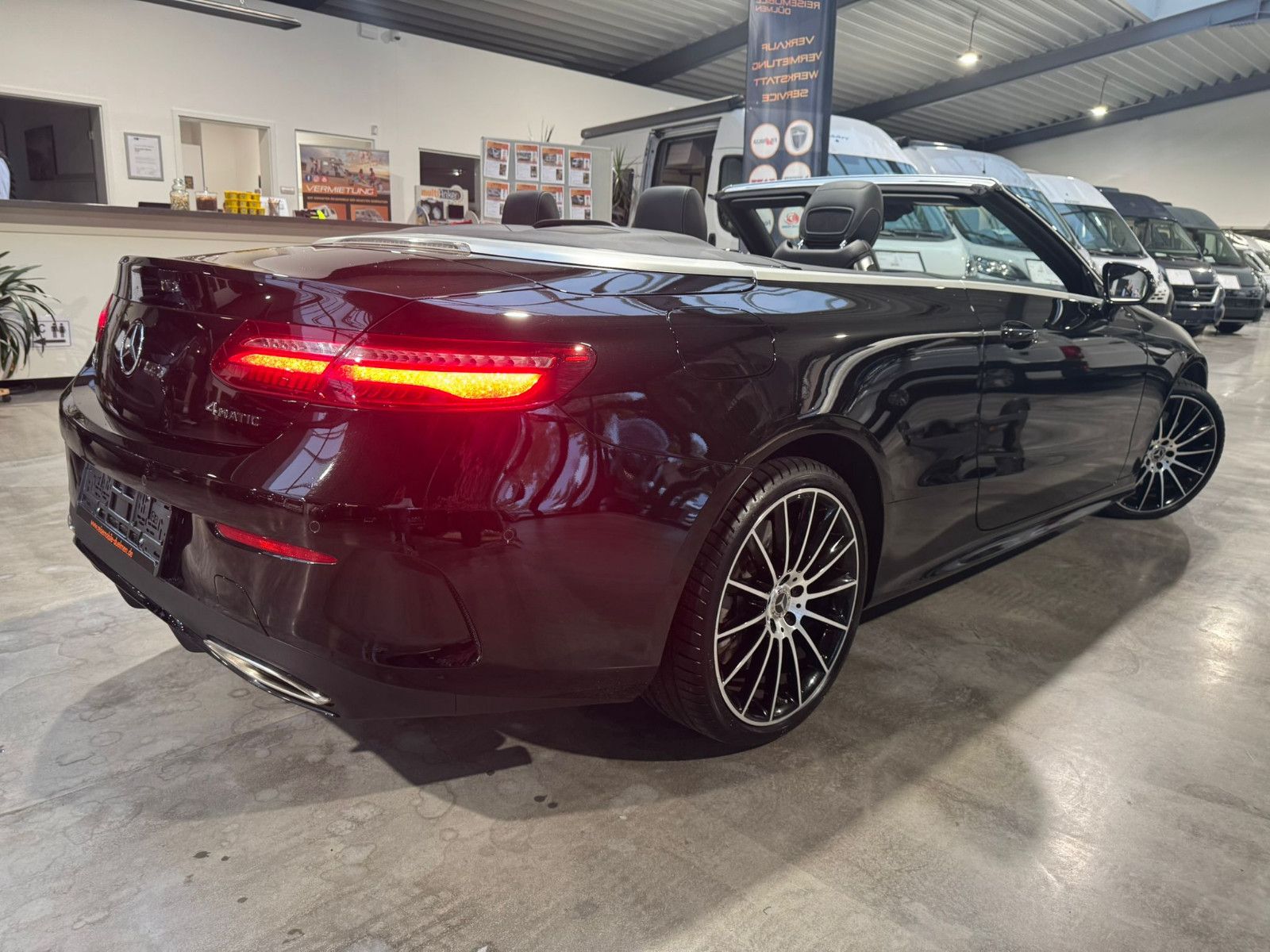 Fahrzeugabbildung Mercedes-Benz E400 AMG Burmeister 20" LED Night Paket