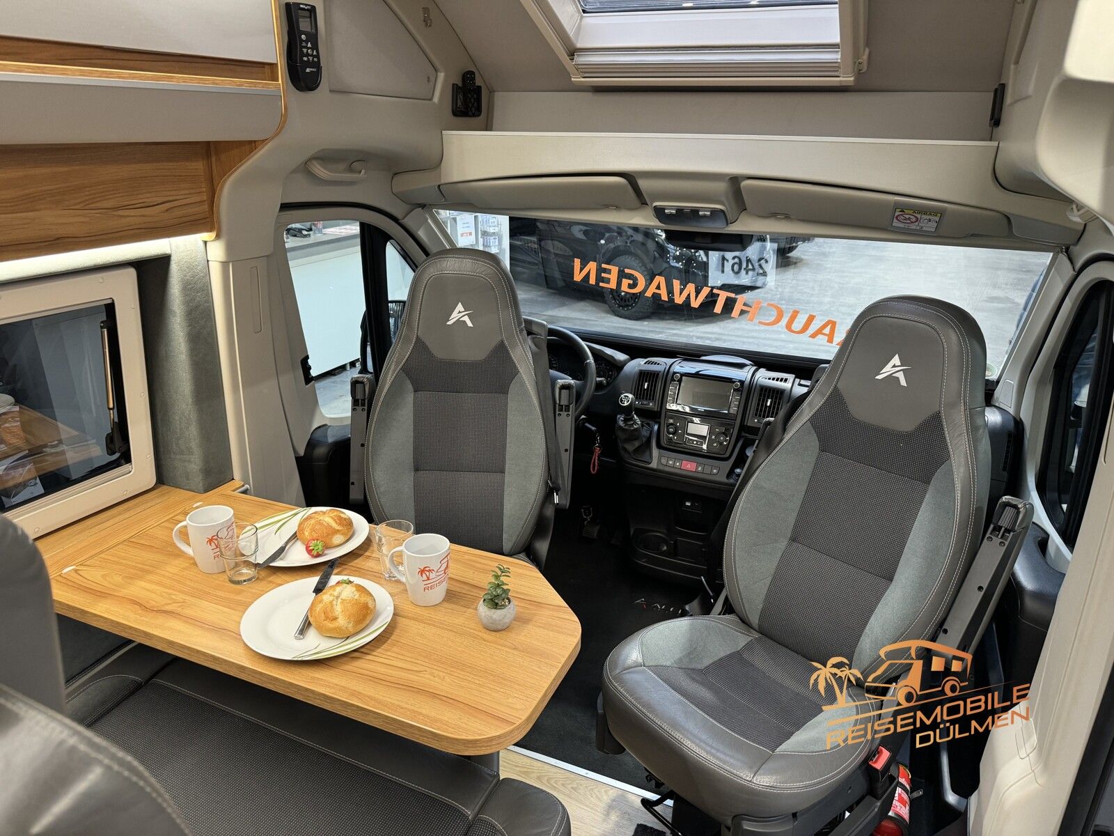 Fahrzeugabbildung Affinity Camper Van ONE Solar Navi RFK 18 Markise AHK