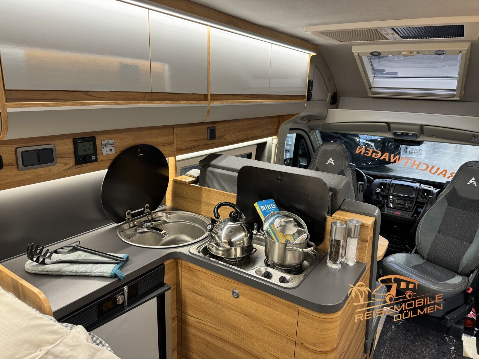 Fahrzeugabbildung Affinity Camper Van ONE Solar Navi RFK 18 Markise AHK