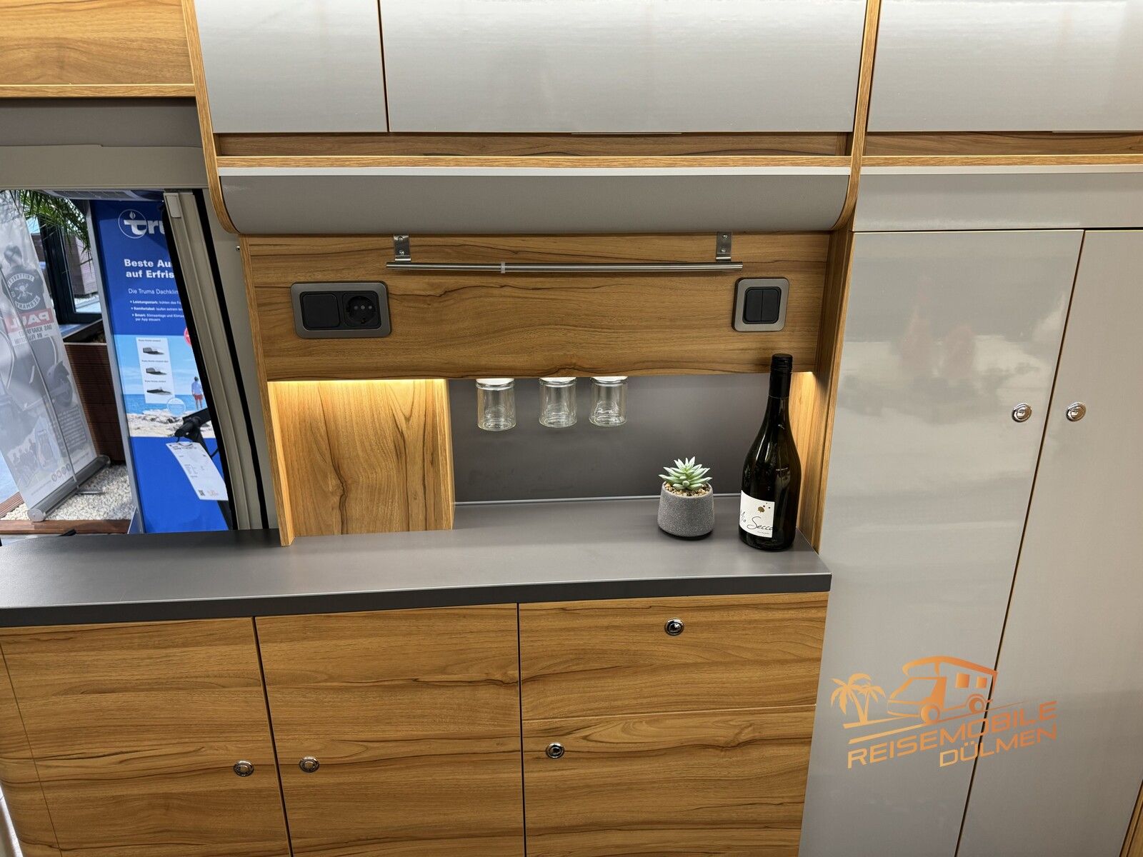 Fahrzeugabbildung Affinity Camper Van ONE Solar Navi RFK 18 Markise AHK