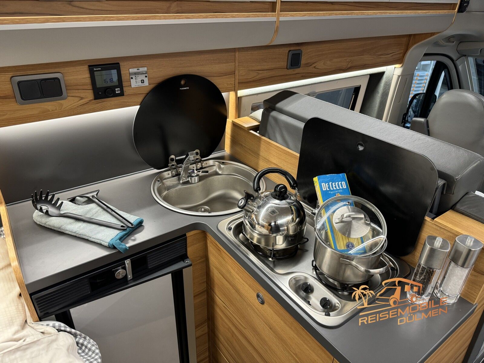 Fahrzeugabbildung Affinity Camper Van ONE Solar Navi RFK 18 Markise AHK