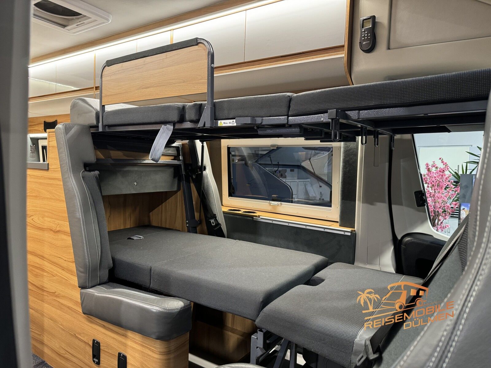 Fahrzeugabbildung Affinity Camper Van ONE Solar Navi RFK 18 Markise AHK