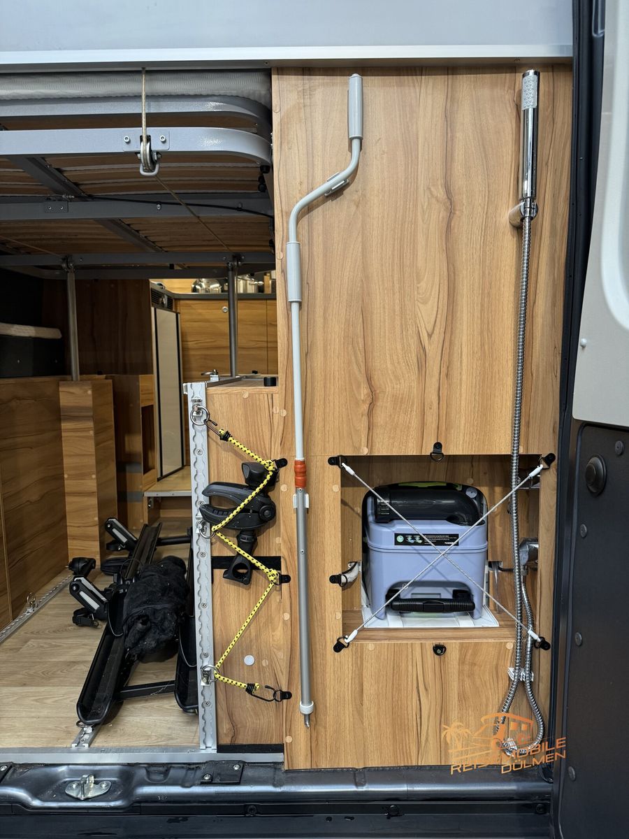 Fahrzeugabbildung Affinity Camper Van ONE Solar Navi RFK 18 Markise AHK