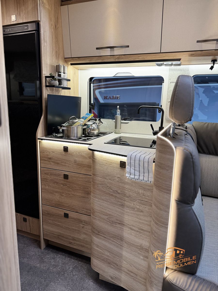 Fahrzeugabbildung Eura Mobil Profila T PT 695 EB Dachklima Fahrassistenz