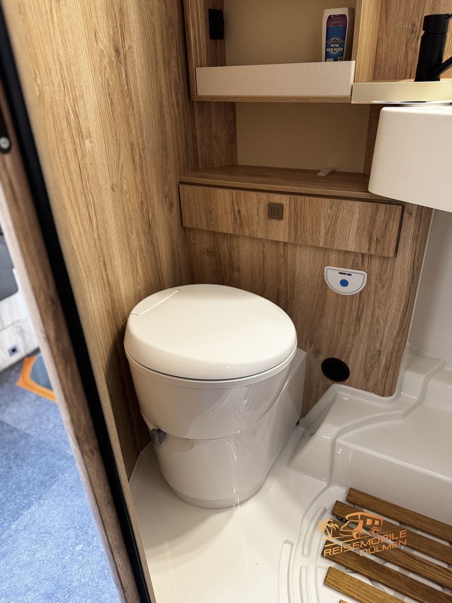 Fahrzeugabbildung Eura Mobil Profila T PT 695 EB Dachklima Fahrassistenz