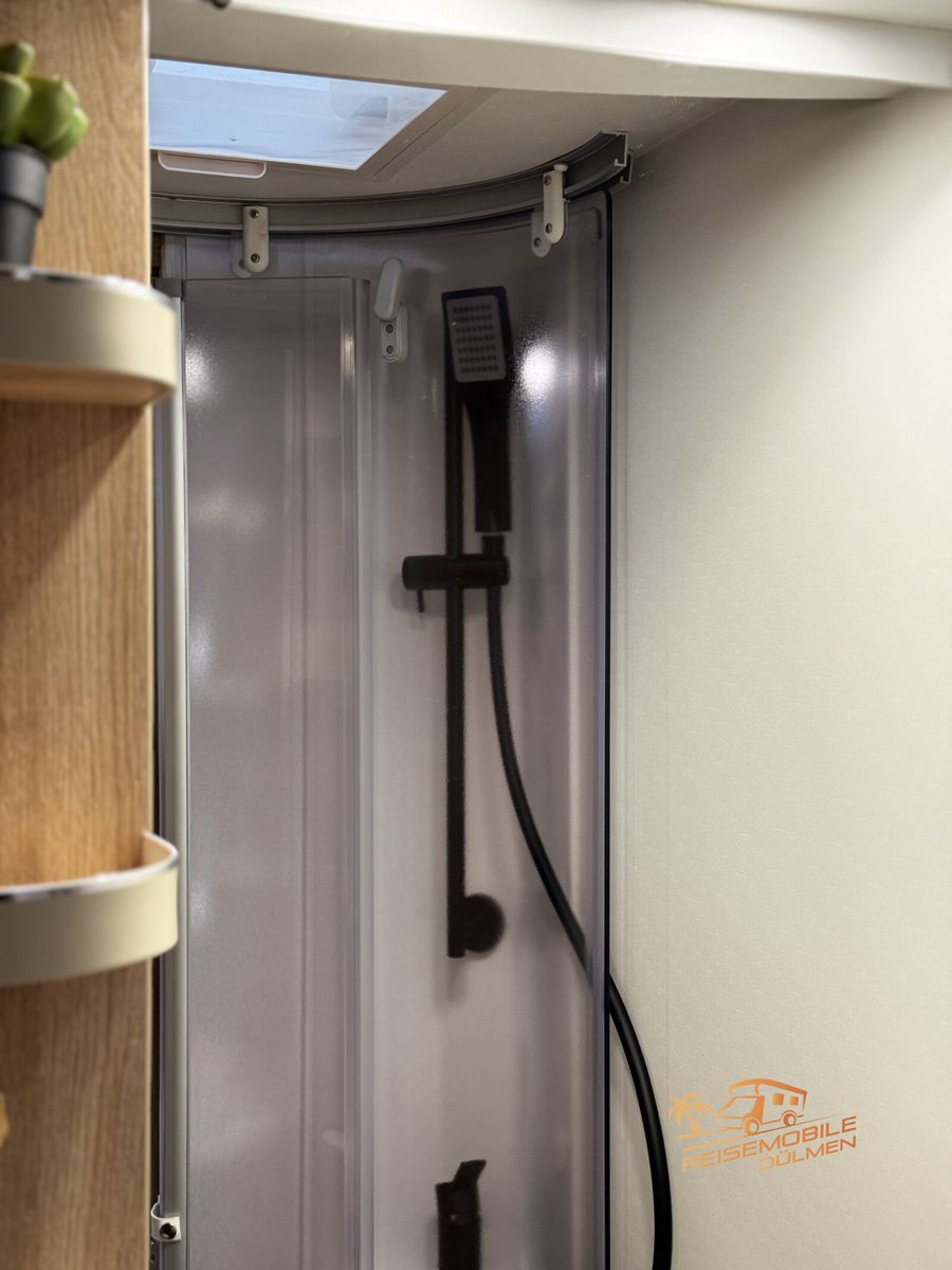 Fahrzeugabbildung Eura Mobil Profila T PT 695 EB Dachklima Fahrassistenz