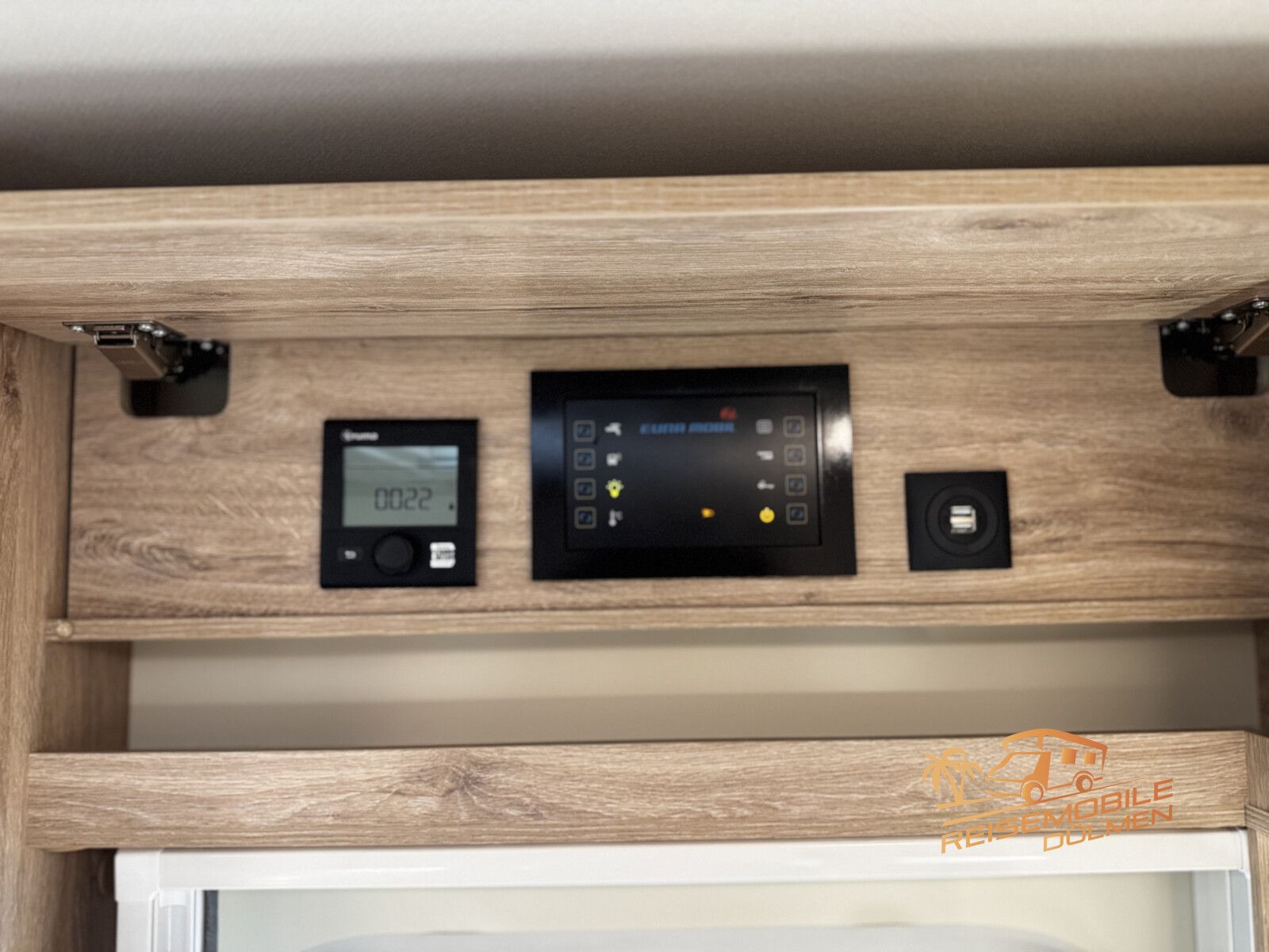 Fahrzeugabbildung Eura Mobil Profila T PT 695 EB Dachklima Fahrassistenz