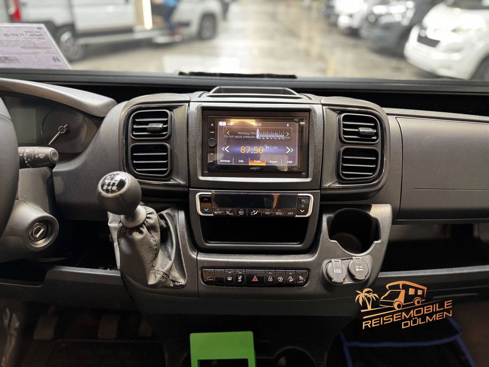 Fahrzeugabbildung Eura Mobil Profila T PT 695 EB Dachklima Fahrassistenz