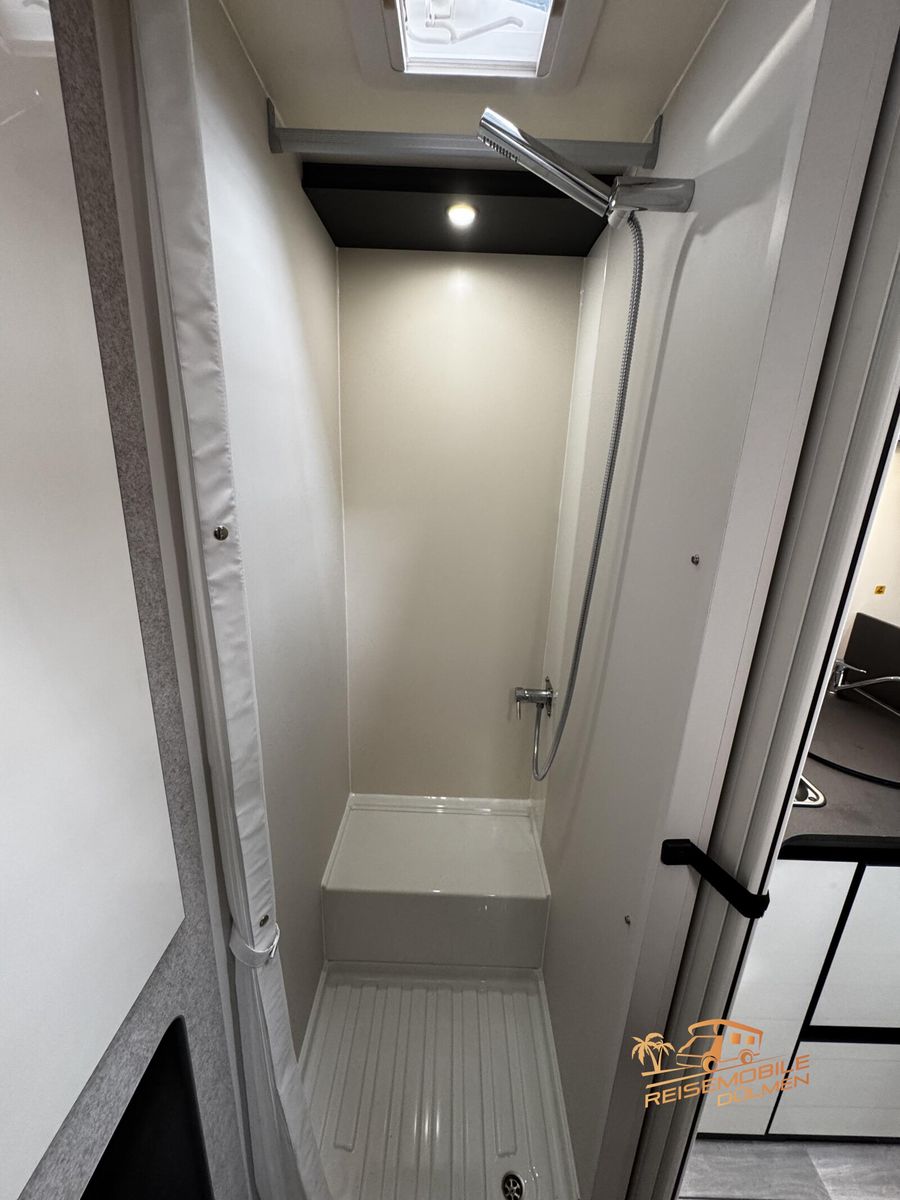 Fahrzeugabbildung Forster Coupe FT639LF Fahrassistenzsystem Truma 6E