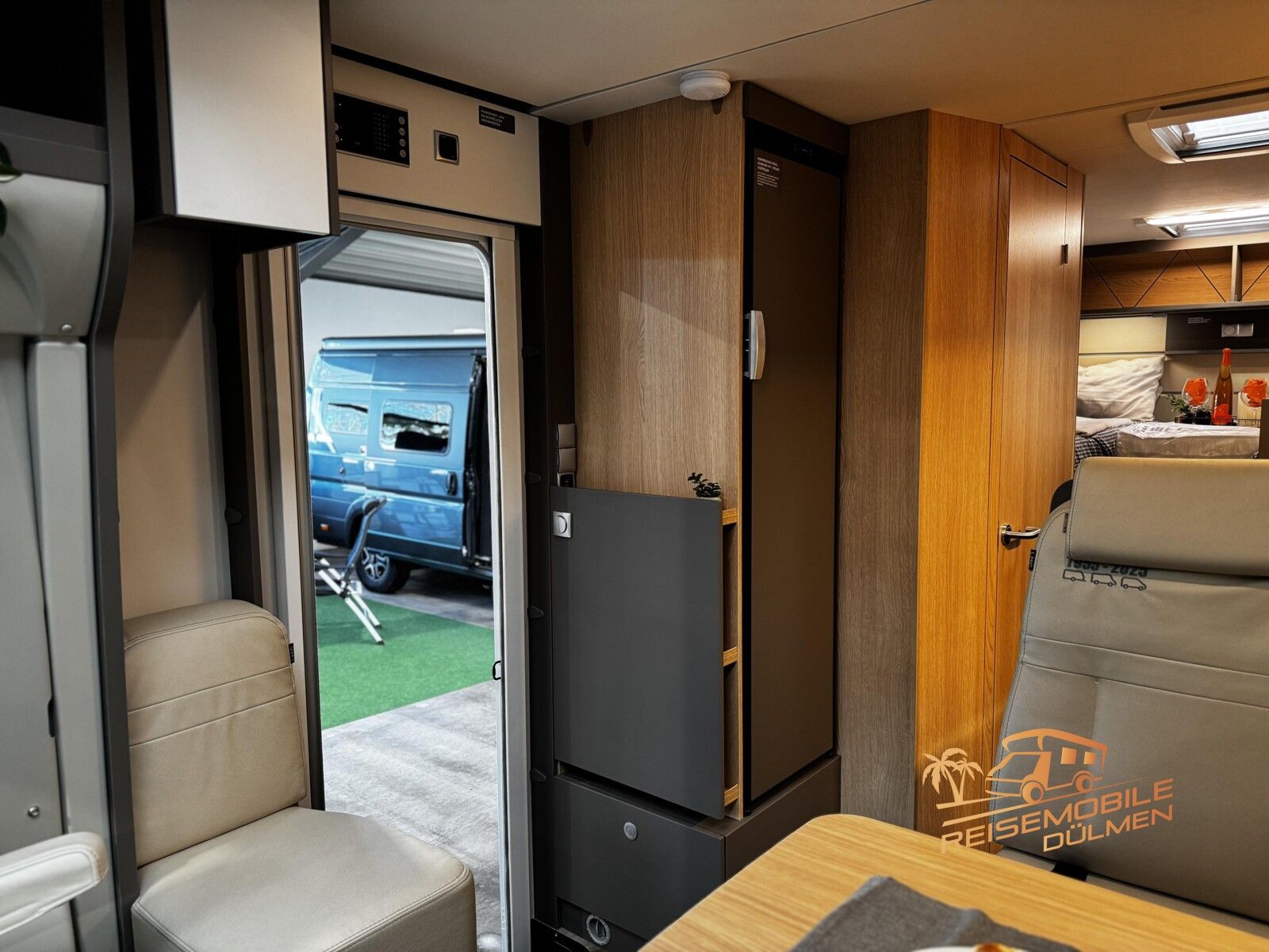 Fahrzeugabbildung LMC Tourer Lift H 660 G 70 Jahre Allwetterreifen