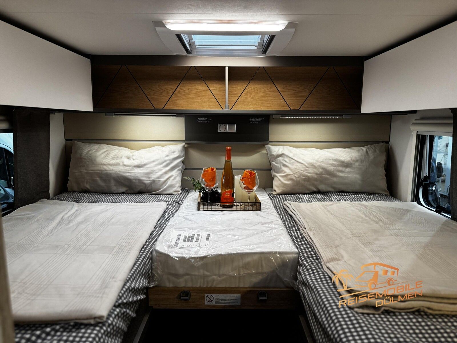 Fahrzeugabbildung LMC Tourer Lift H 660 G 70 Jahre Allwetterreifen