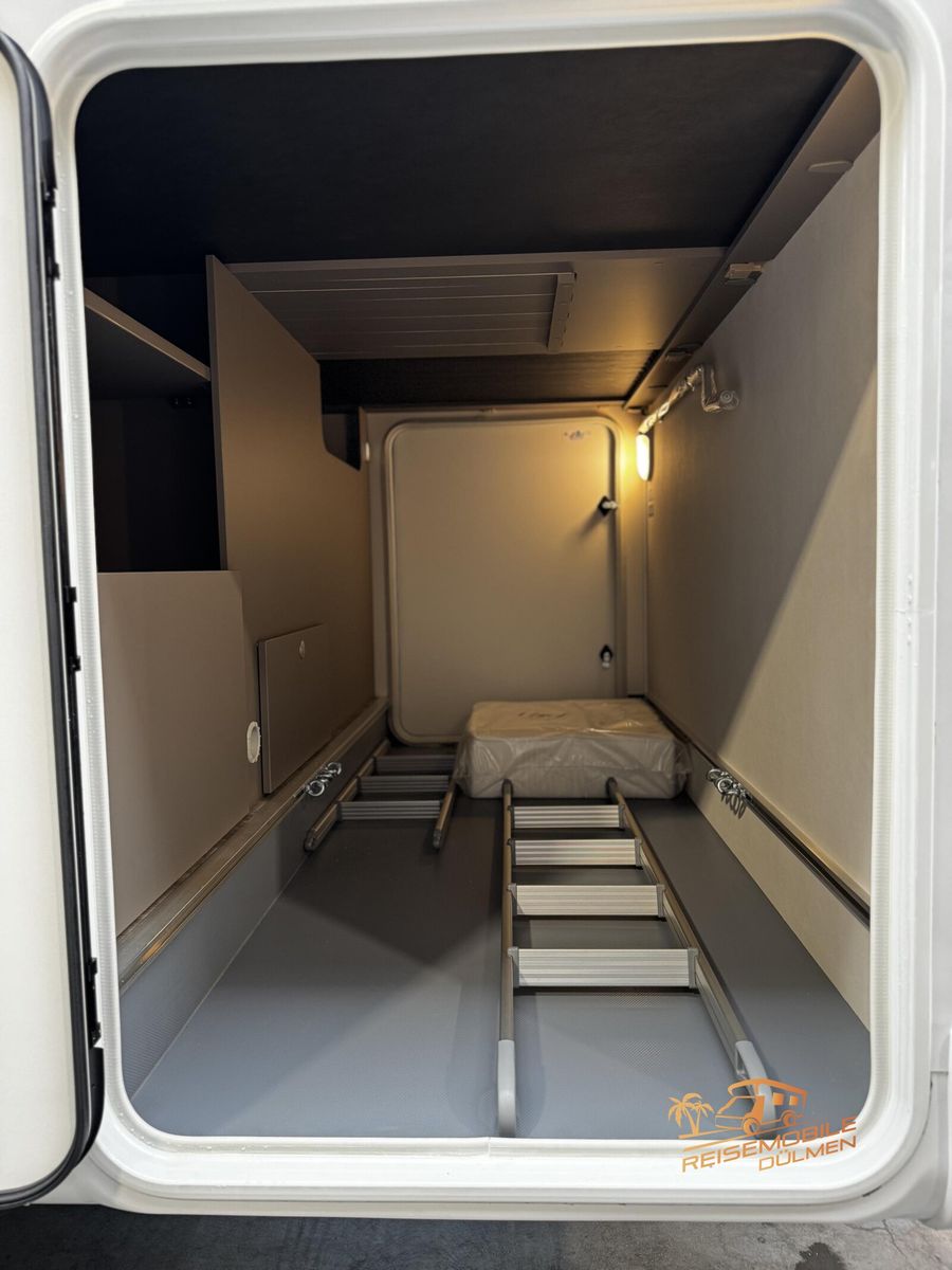 Fahrzeugabbildung LMC Tourer Lift H 660 G 70 Jahre Allwetterreifen