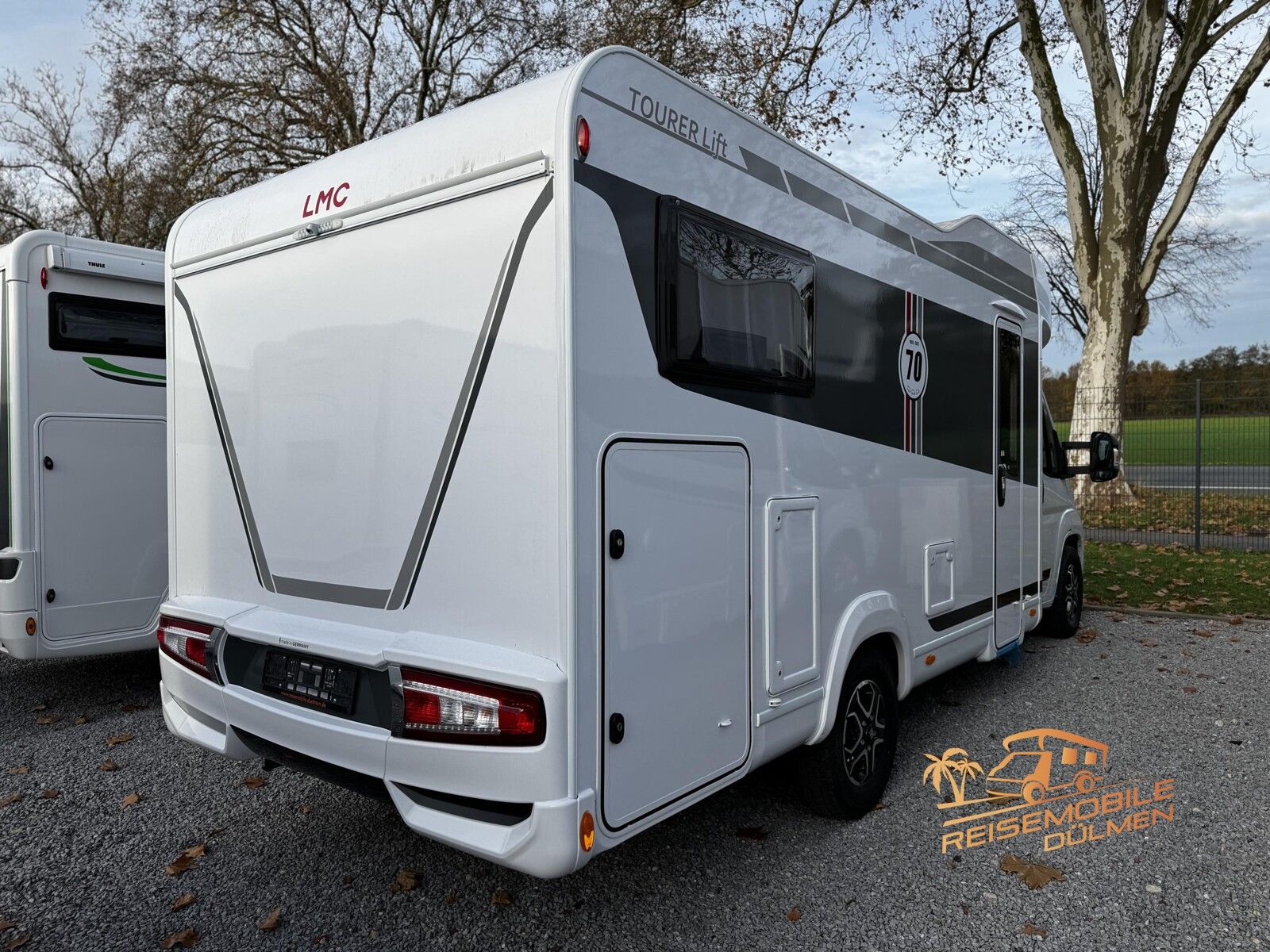 Fahrzeugabbildung LMC Tourer Lift H 660 G 70 Jahre Allwetterreifen