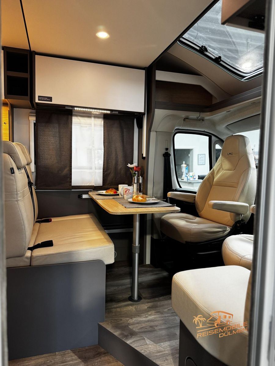 Fahrzeugabbildung LMC Tourer Lift H 660 G Automatik 70 Jahre RFK