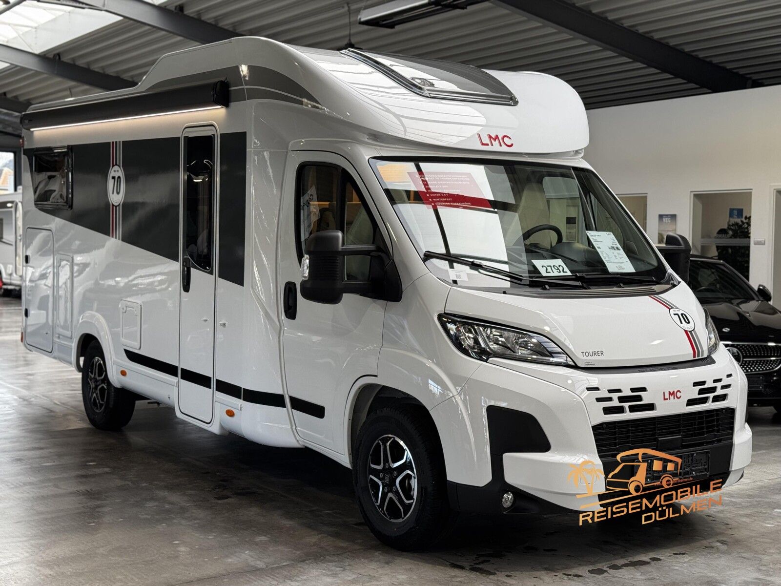 LMC Tourer Lift H 660 G GFK RFK LED AGM Ladebooster