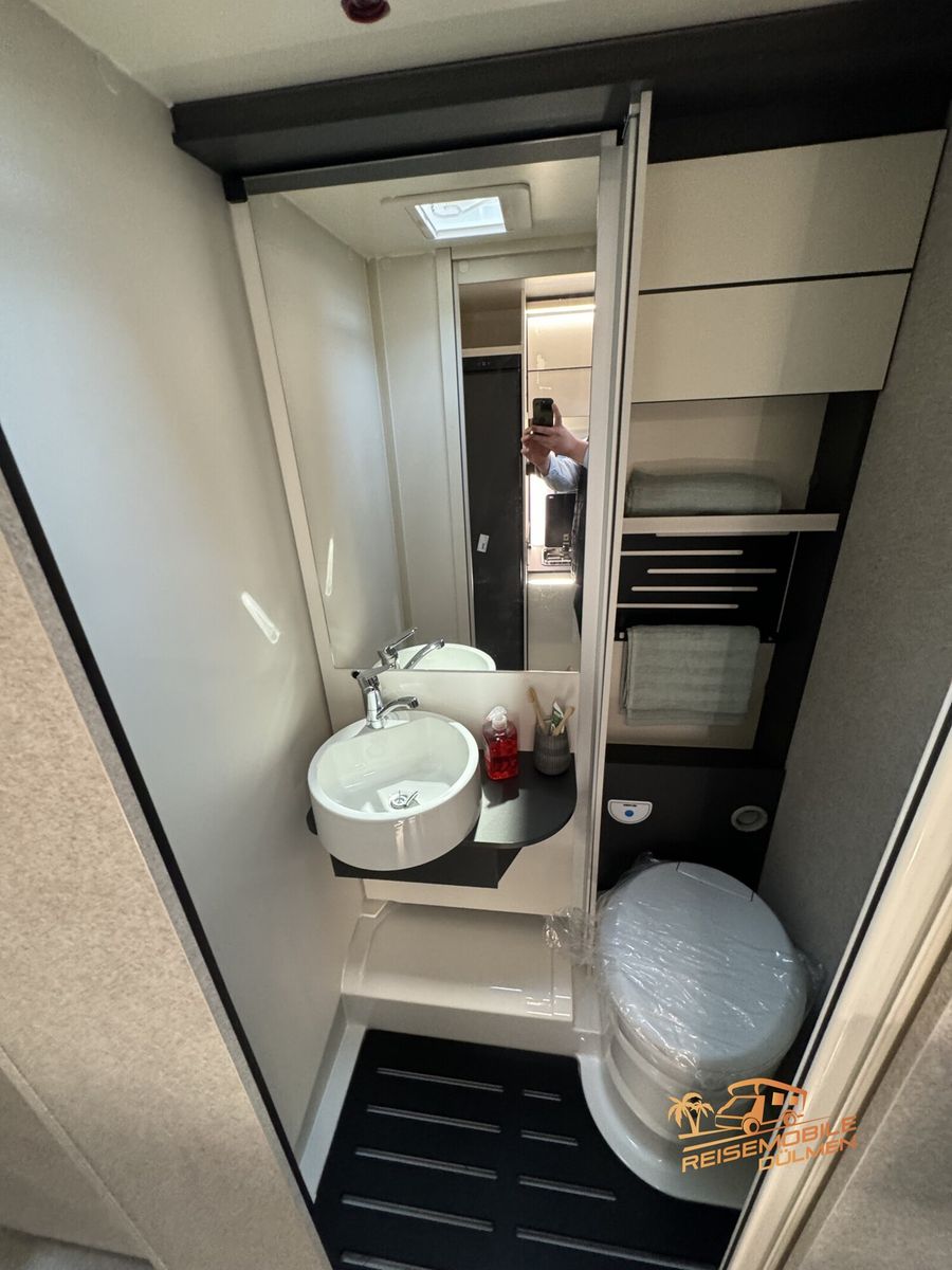 Fahrzeugabbildung Forster Coupe FT 669 EBN Winterpaket Markise ACC Truma6E