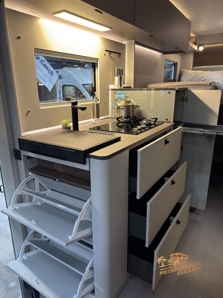 Fahrzeugabbildung LMC Cruiser 740 EL TV SAT Truma 6D Markise