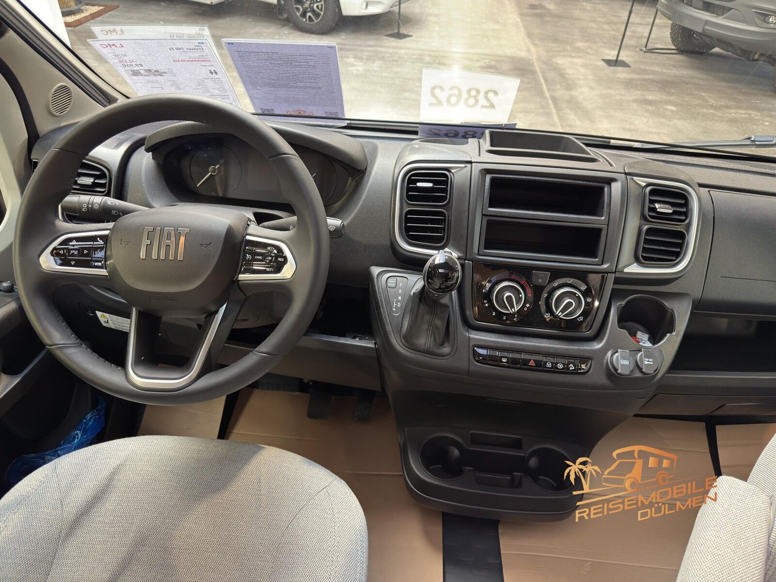 Fahrzeugabbildung LMC Cruiser 740 EL TV SAT Truma 6D Markise