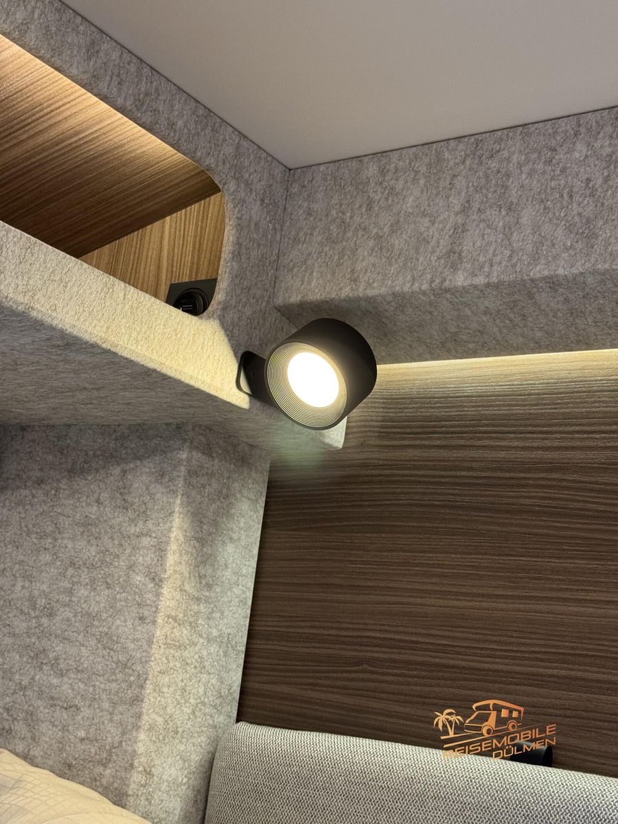 Fahrzeugabbildung LMC Cruiser 740 EL TV SAT Truma 6D Markise