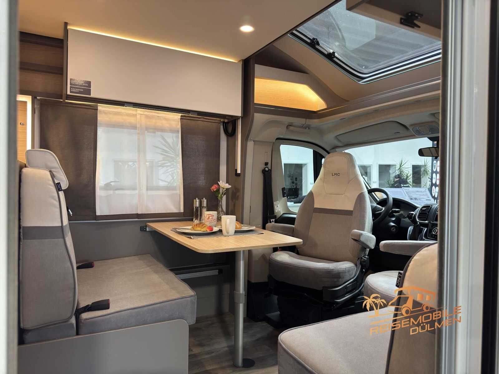 Fahrzeugabbildung LMC Tourer Lift H 730 G Tourer Paket RFK Zusatbett