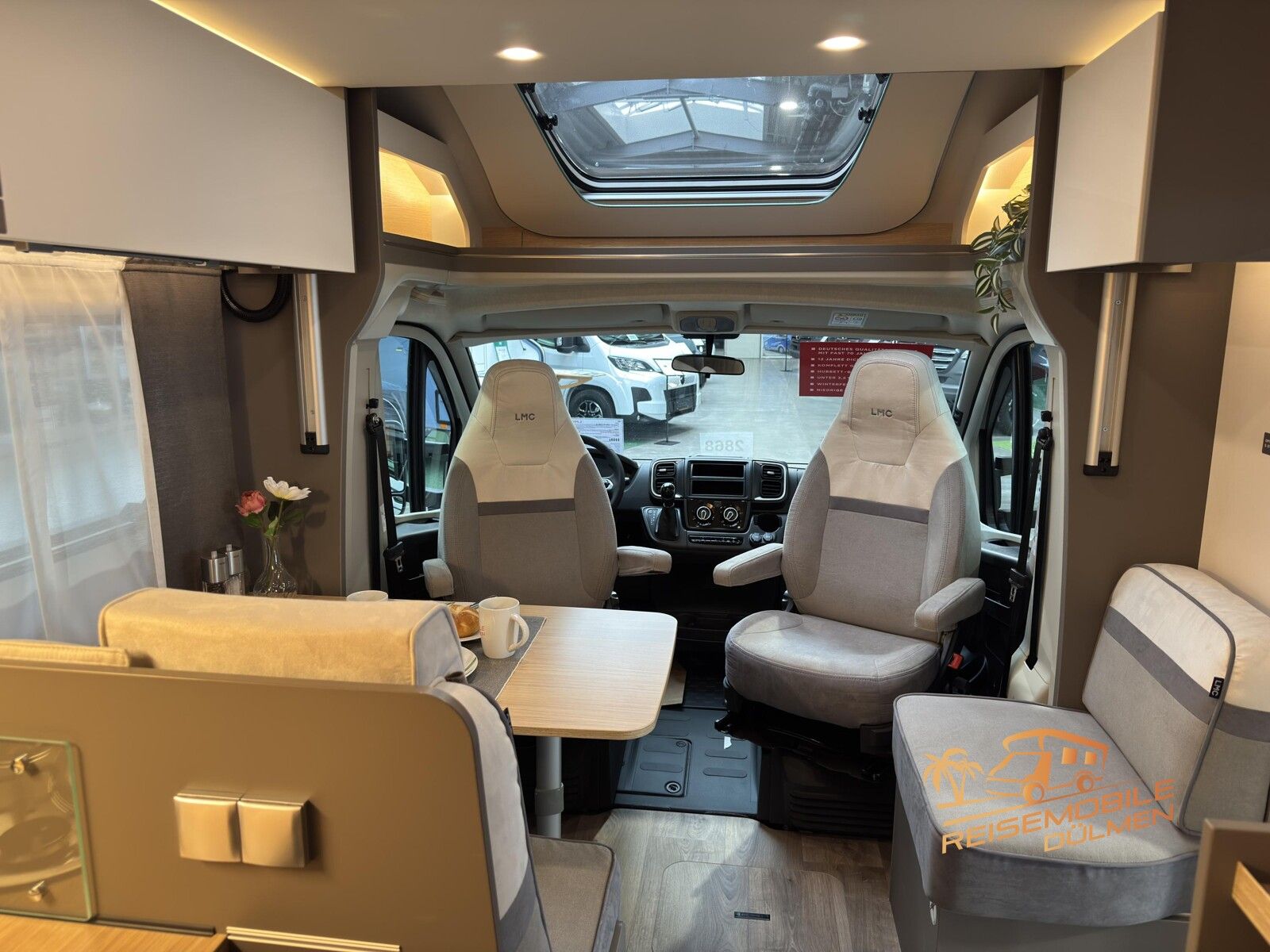 Fahrzeugabbildung LMC Tourer Lift H 730 G Tourer Paket RFK Zusatbett