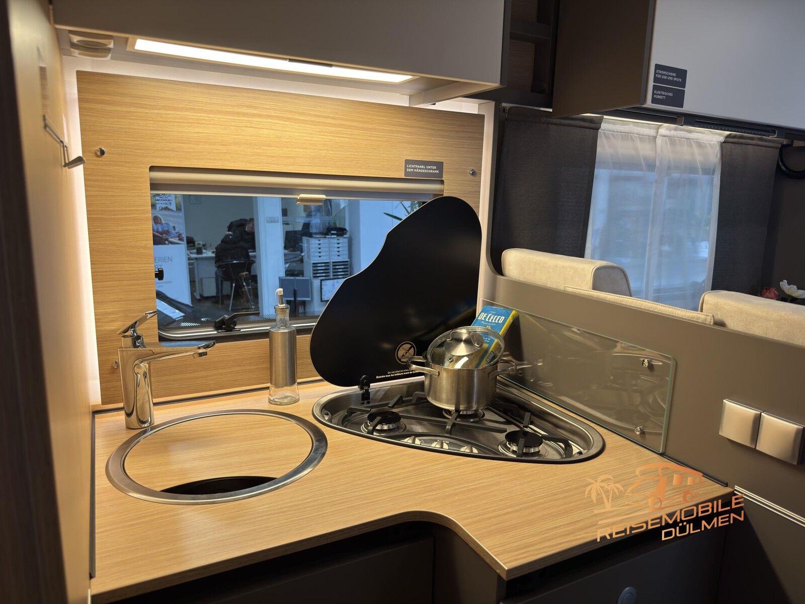 Fahrzeugabbildung LMC Tourer Lift H 730 G Tourer Paket RFK Zusatbett