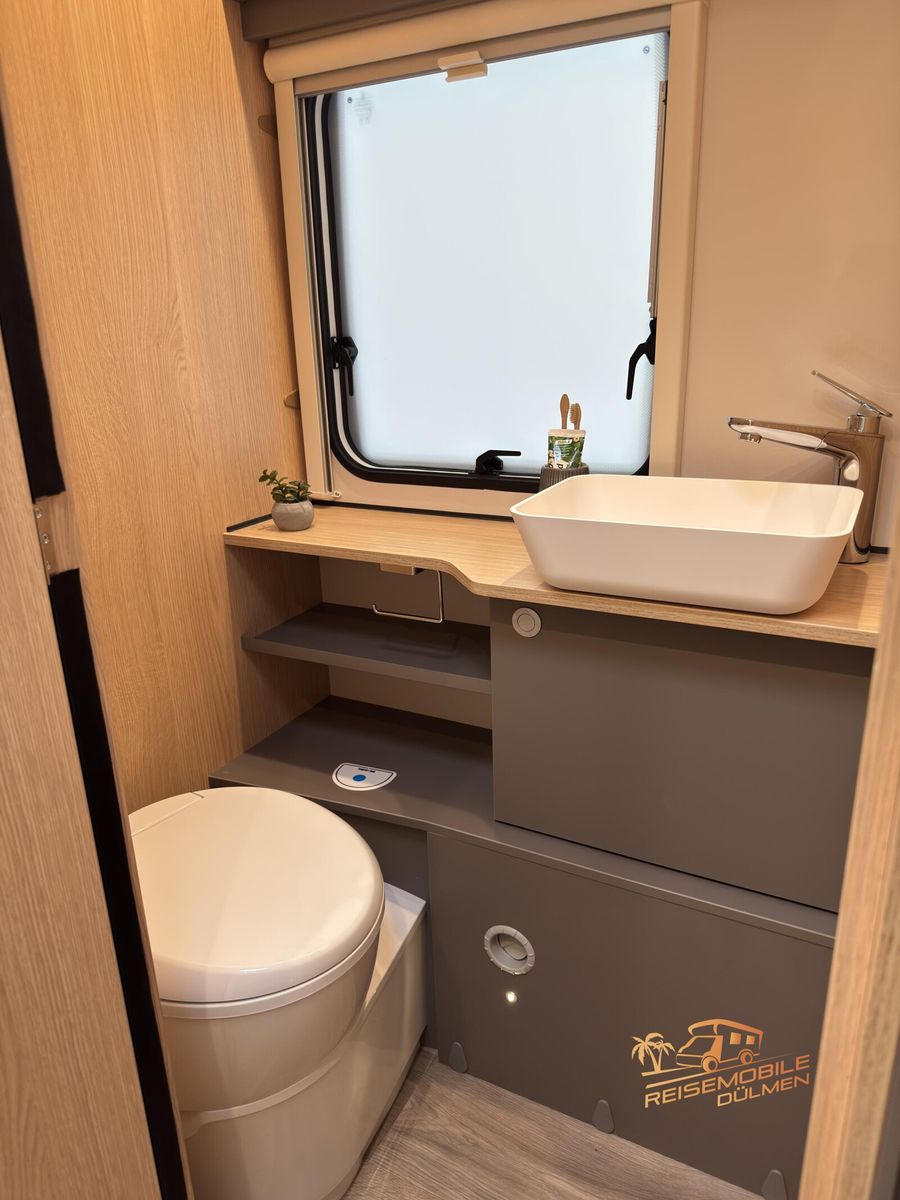 Fahrzeugabbildung LMC Tourer Lift H 730 G Tourer Paket RFK Zusatbett