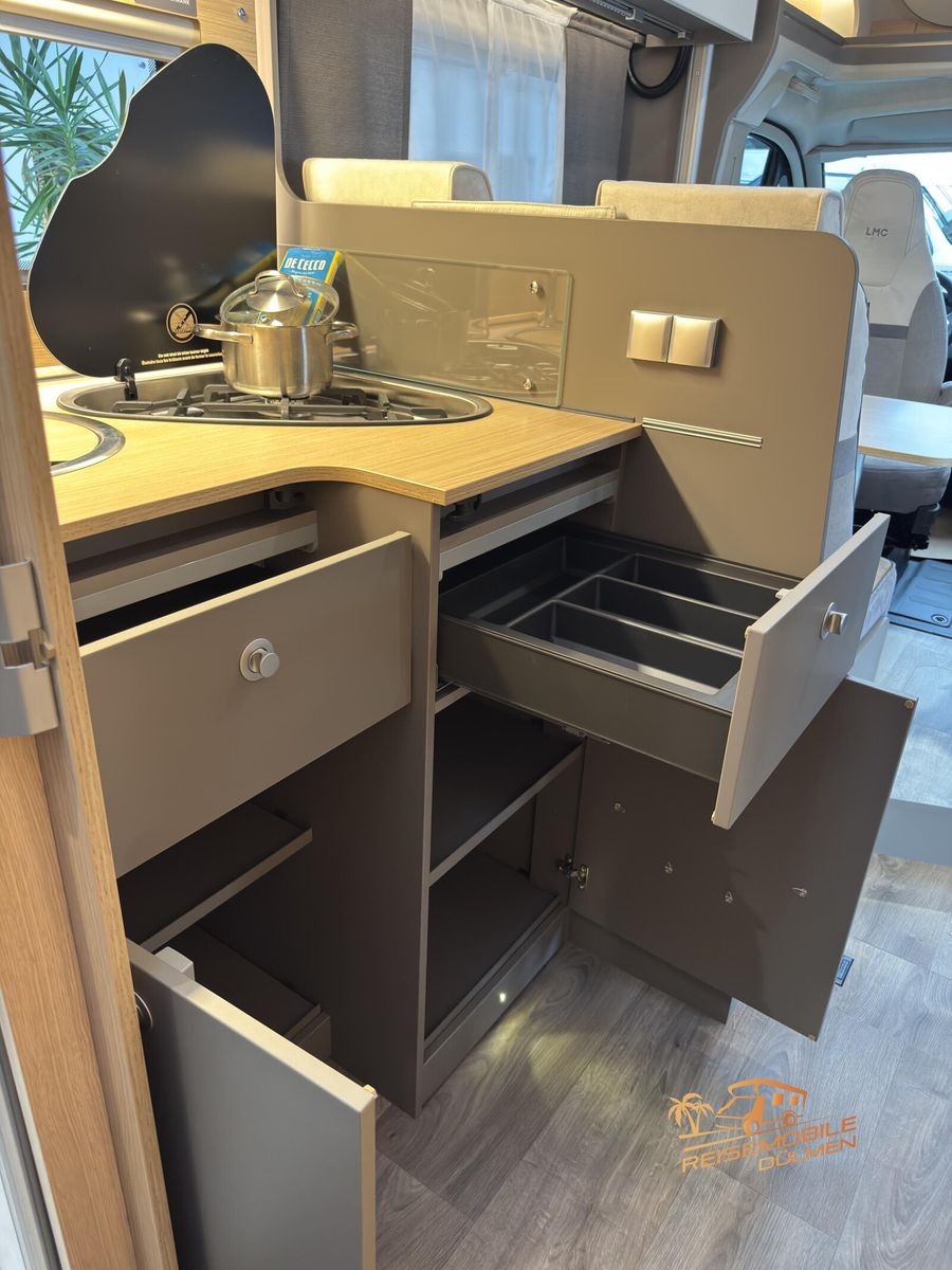 Fahrzeugabbildung LMC Tourer Lift H 730 G Tourer Paket RFK Zusatbett