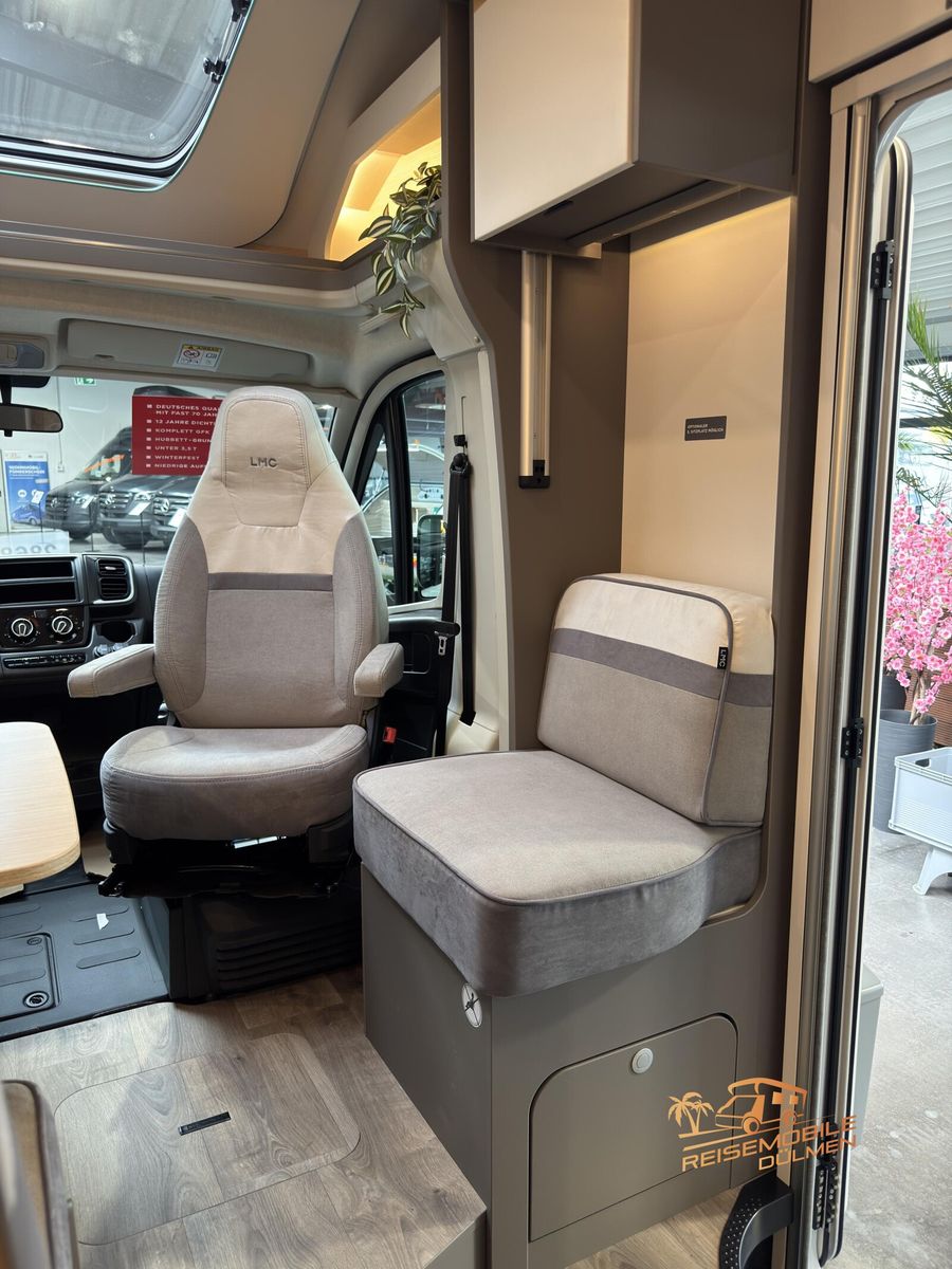 Fahrzeugabbildung LMC Tourer Lift H 730 G Tourer Paket RFK Zusatbett