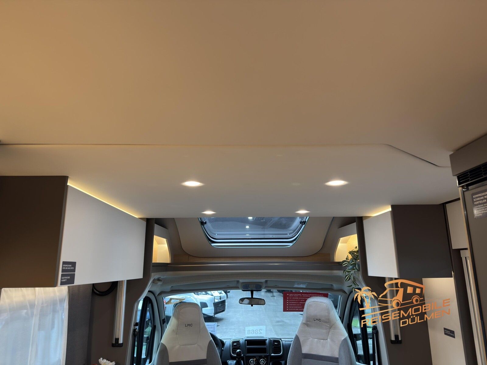 Fahrzeugabbildung LMC Tourer Lift H 730 G Tourer Paket RFK Zusatbett