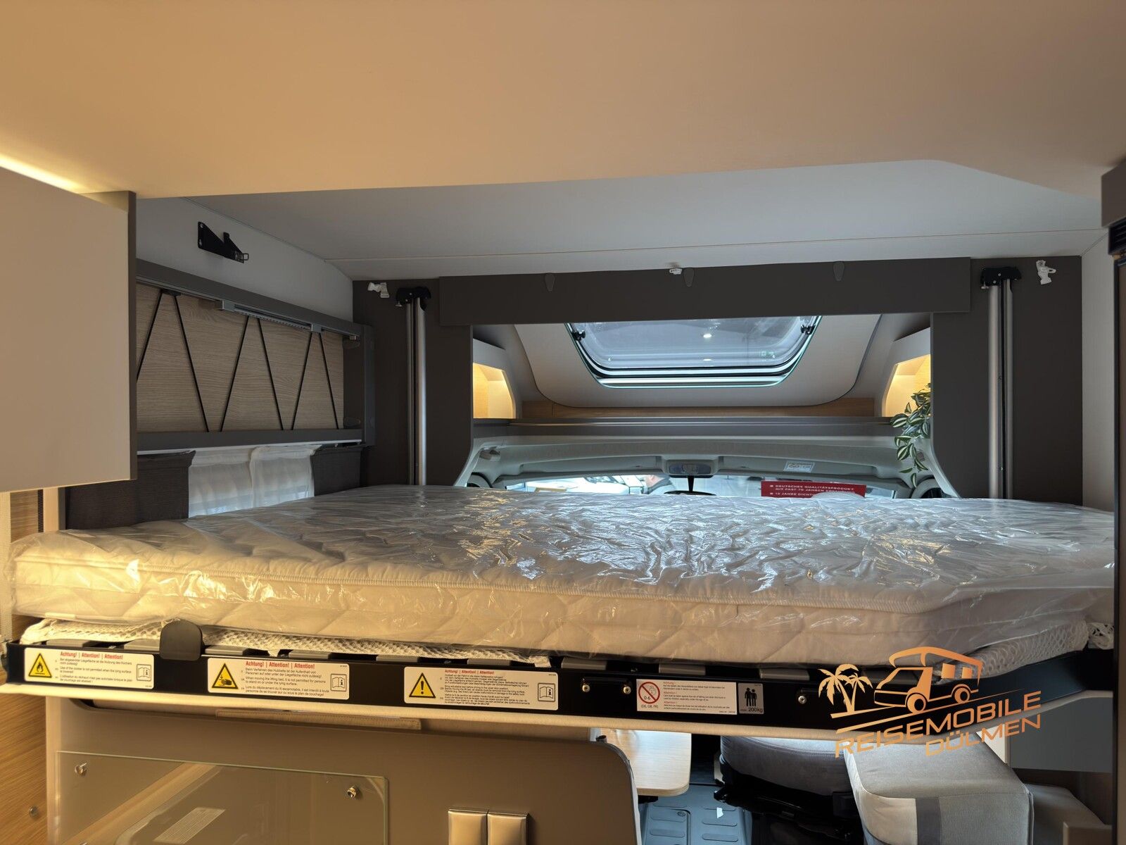 Fahrzeugabbildung LMC Tourer Lift H 730 G Tourer Paket RFK Zusatbett