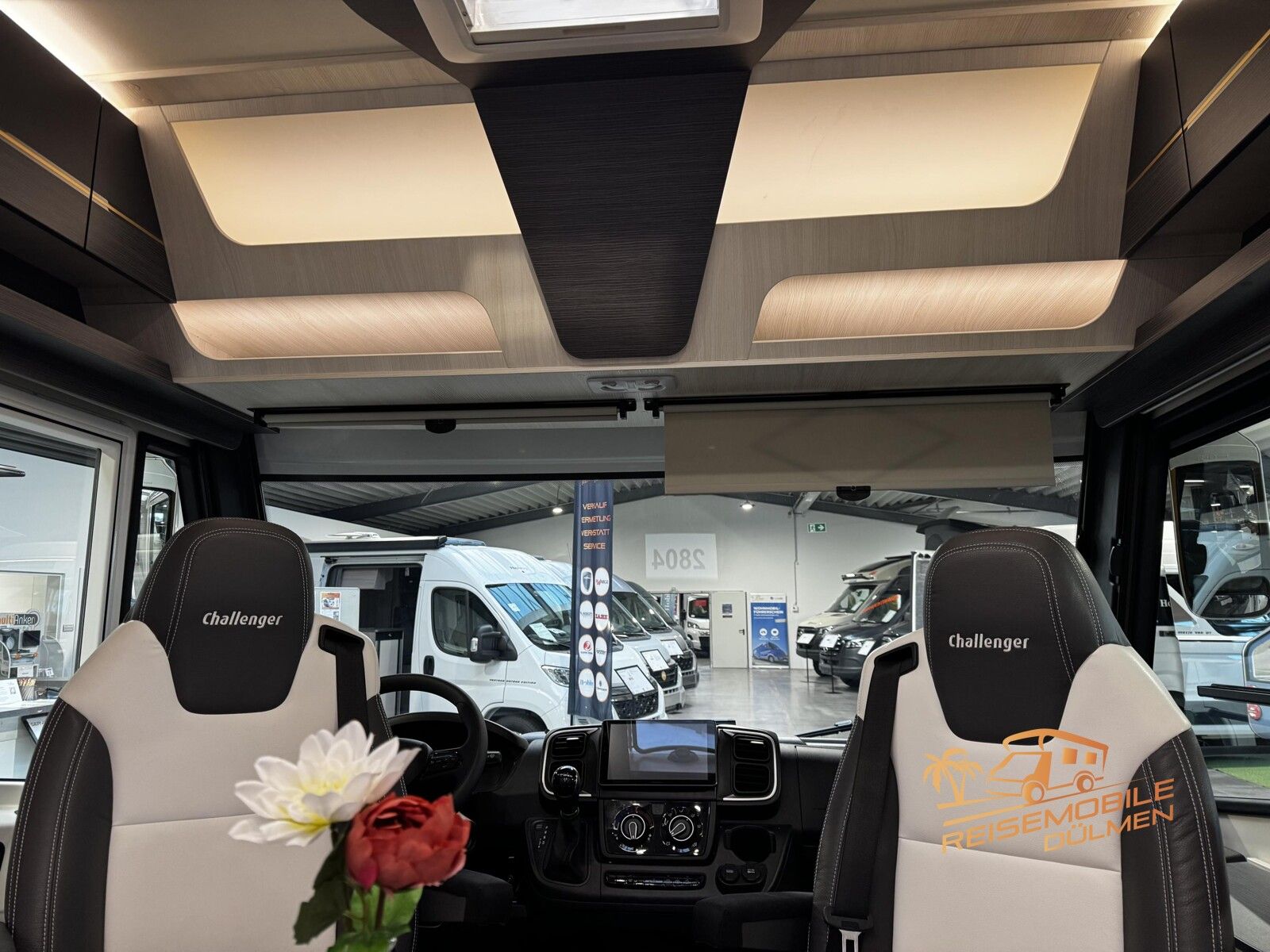 Fahrzeugabbildung Challenger Integriert Graphite Edition 2060 Auto. Artic 6D