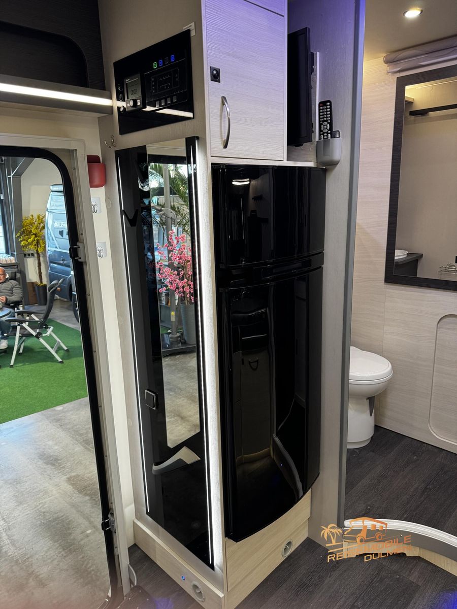 Fahrzeugabbildung Challenger Integriert Graphite Edition 2060 Auto. Artic 6D