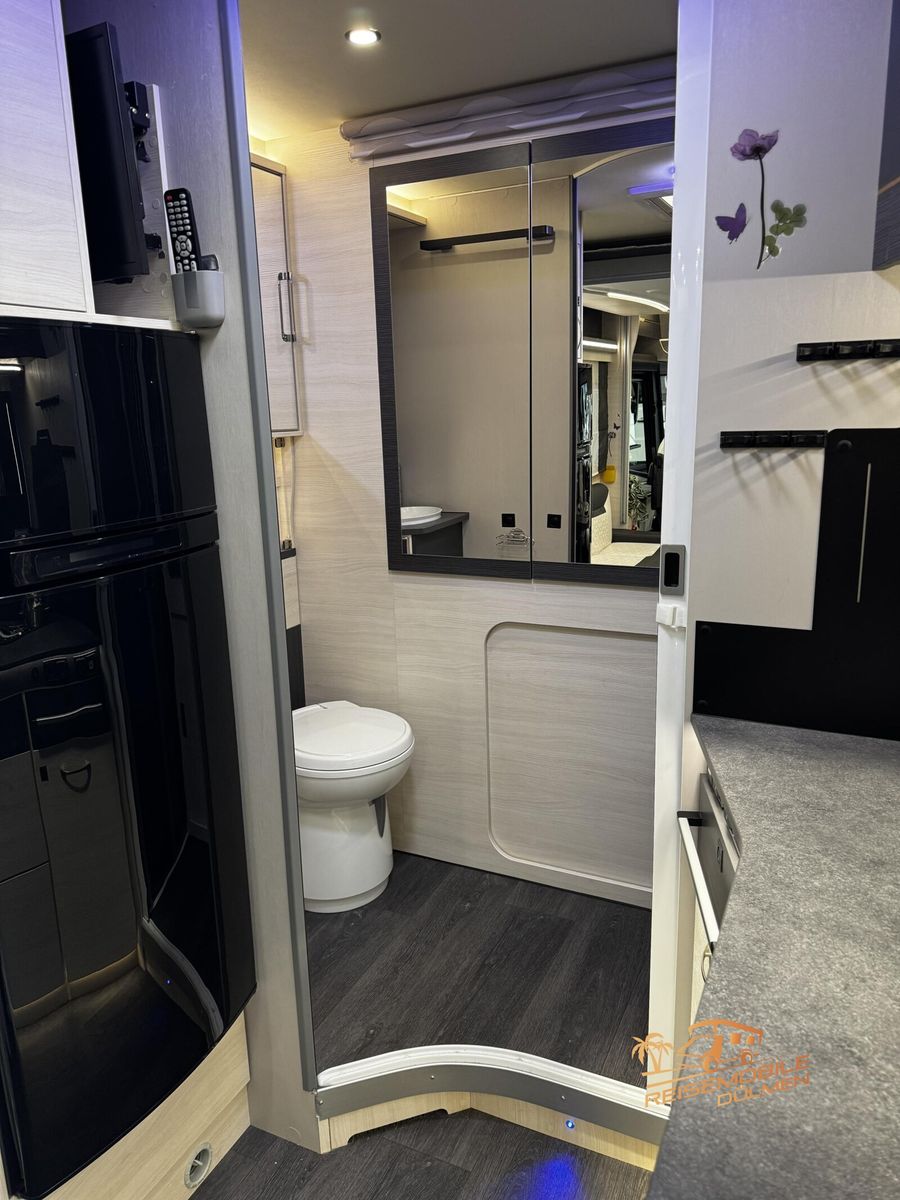 Fahrzeugabbildung Challenger Integriert Graphite Edition 2060 Auto. Artic 6D