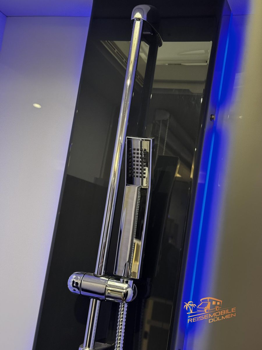 Fahrzeugabbildung Challenger Integriert Graphite Edition 2060 Auto. Artic 6D